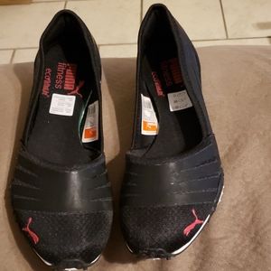 Puma Asha Alt II slip on sneakers size 7